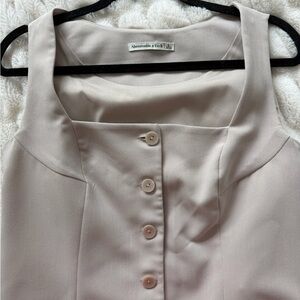 Abercrombie & Fitch Pale Blush Button-Front Sleeveless Shell